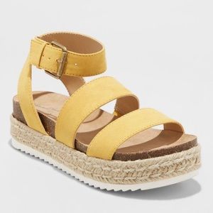 Target platform sandals